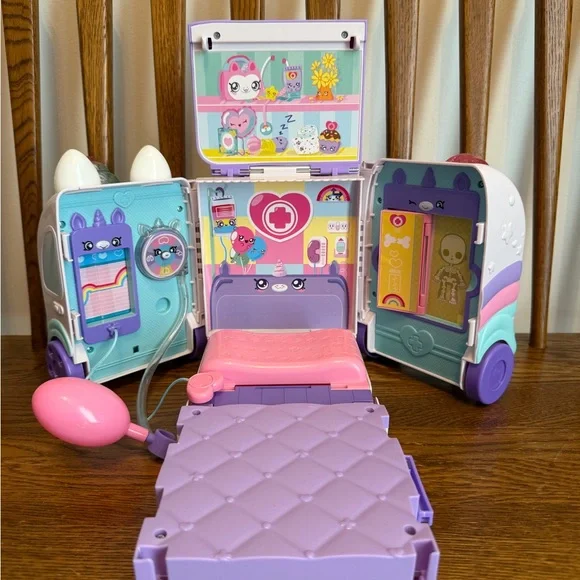 Kindi Kids Hospital Corner - Unicorn Ambulance MOOSE Kids Toy Car - Picture 2 of 3